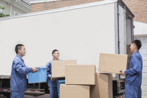 Local van transport for moving day access challenges in Acton